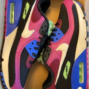 W AIR MAX 90 PRM
CACTUS FLOWER/FOSSIL-BLACK 
Woman size 6 men size 4.5